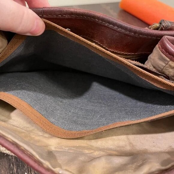 Vintage Brahmin Harbor khaki woven shoulder bag with brown leather trim handles - Picture 11 of 12